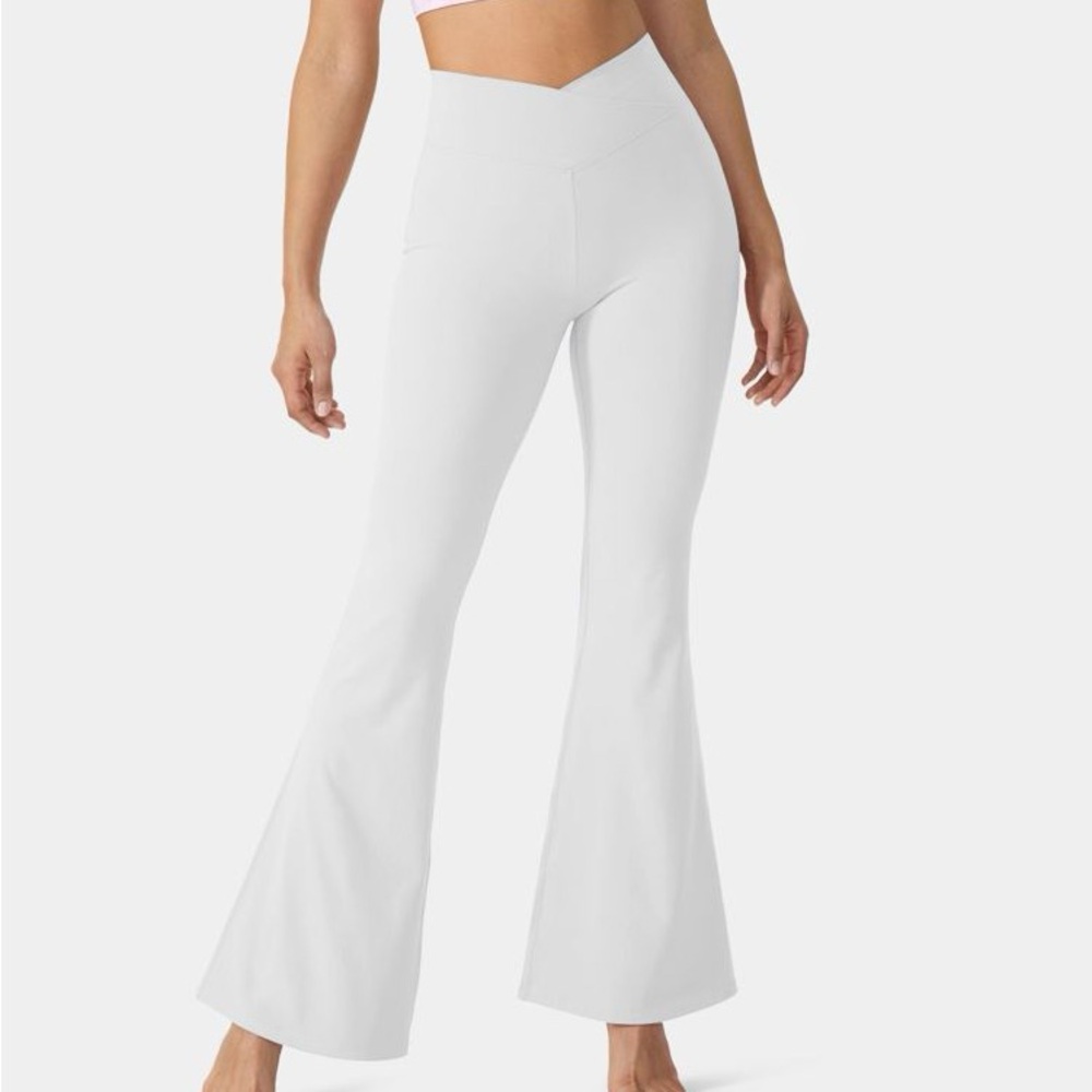 096H.- Crossover High Waisted Back Pocket Super Flare Leggings.